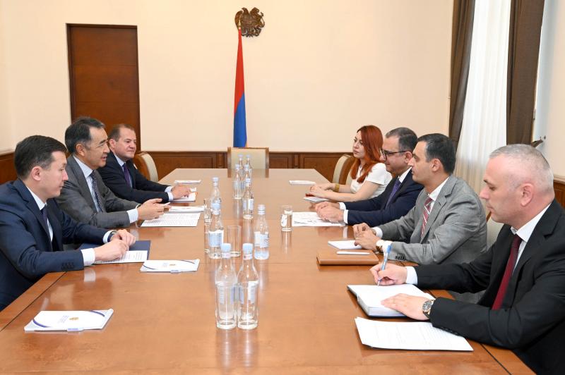 Tigran Khachatryan received Member of the Board — Minister of the EEC Bakytzhan Sagintaev