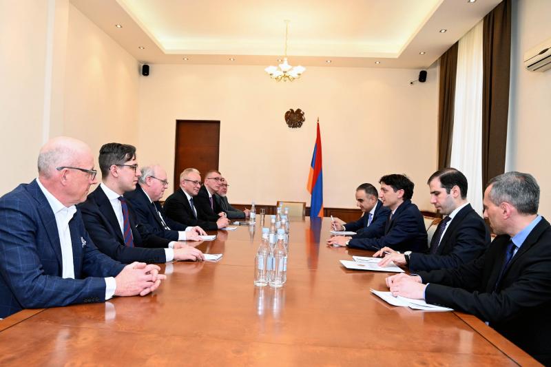 Ваге Ованнисян встретился с послом Польши в Армении Павлом Чеплаком и представителями Варшавской фондовой биржи